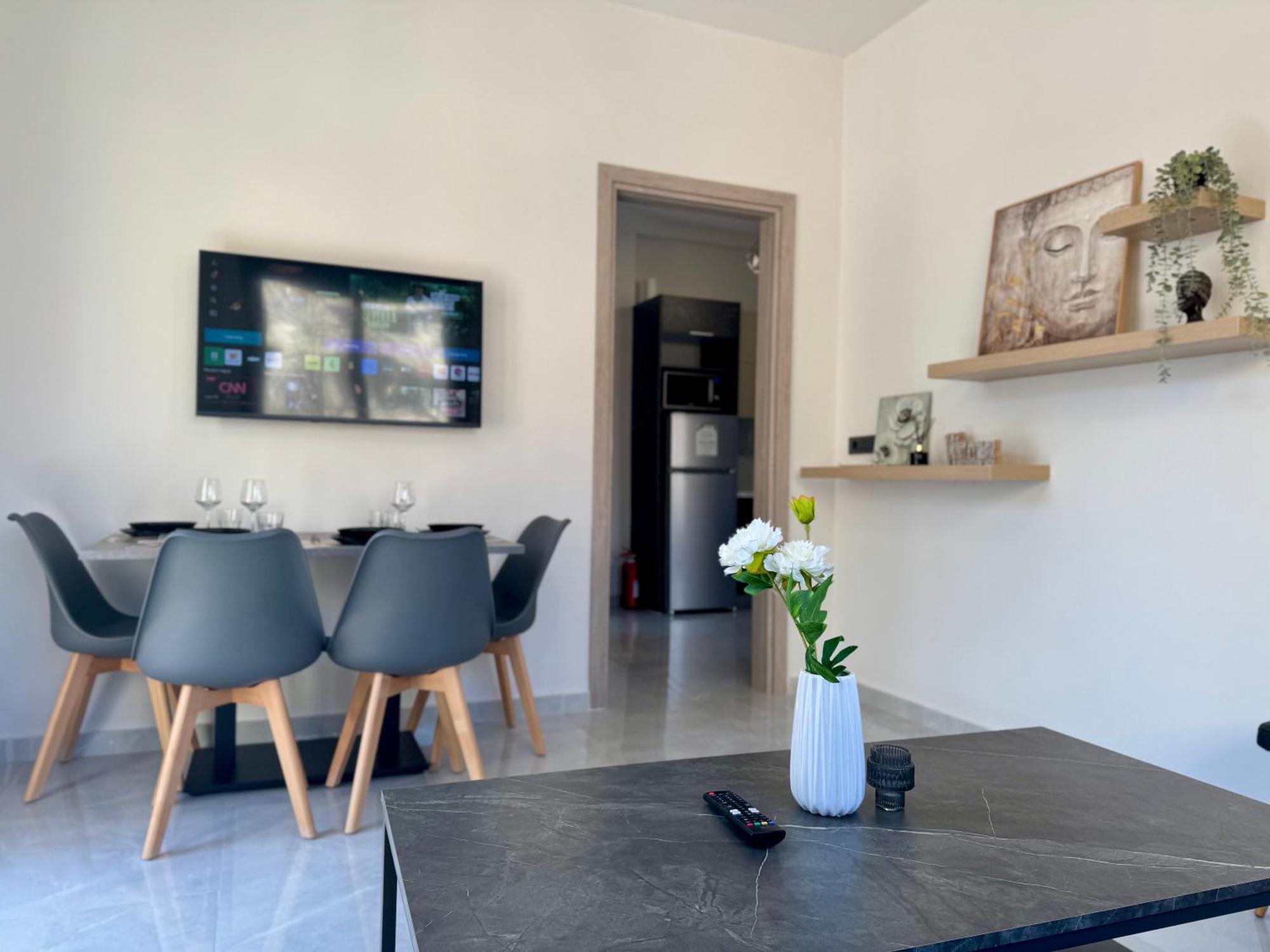 Spacious Near Akropolis By Kozy Koala
