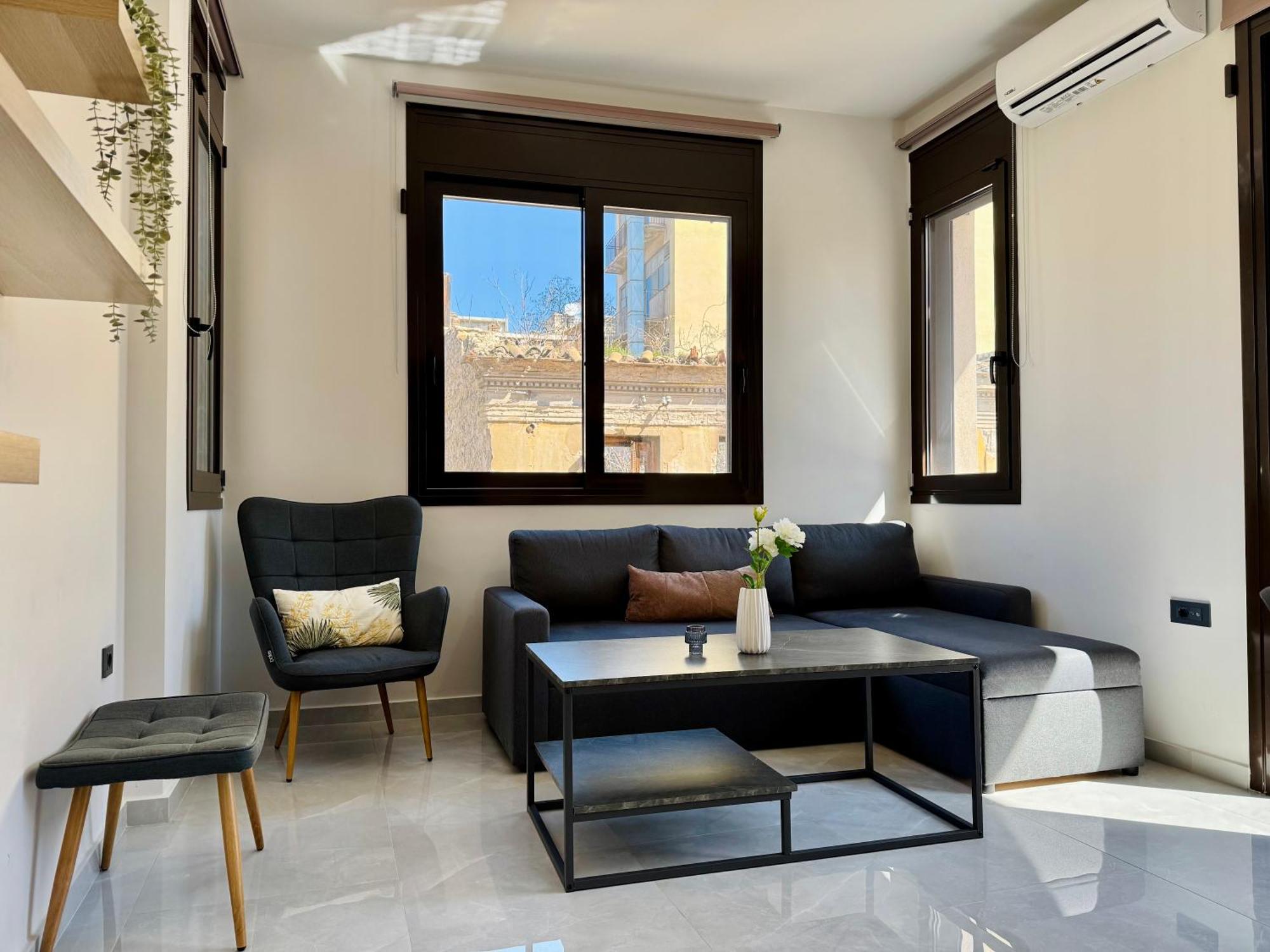 Apartment Spacious Near Akropolis By Kozy Koala *